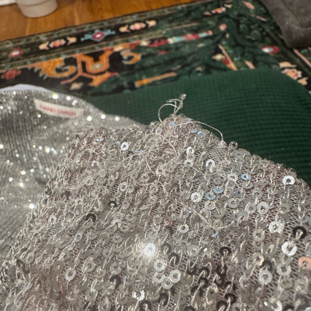 Hand Over Sequin Set - Picture 9 of 10